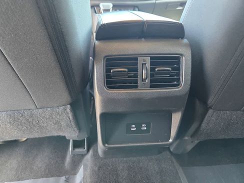 Used 2024 Nissan Rogue SV AWD/4WD image 13