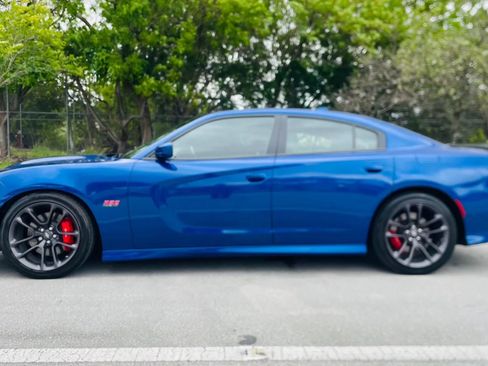 Used 2022 Dodge Charger Scat Pack w/ Plus Group RWD image 2