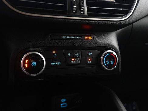 Used 2022 Ford Escape SE image 24