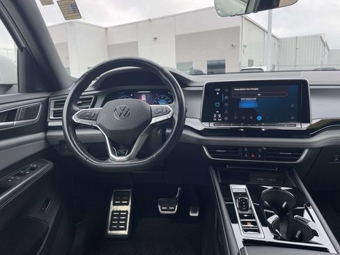 Certified 2024 Volkswagen Atlas Cross Sport SEL R-Line AWD/4WD image 14