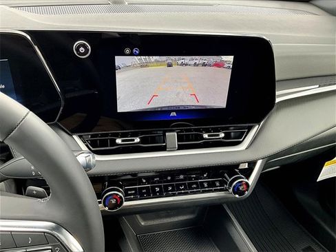 New 2026 Chevrolet Equinox LT w/ Convenience Package II image 14