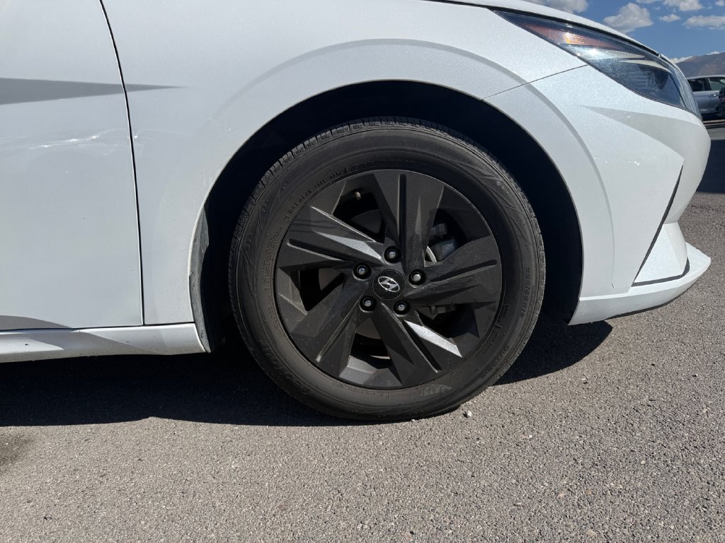 Used 2022 Hyundai Elantra SEL w/ Preferred Accessory Package FWD image 21