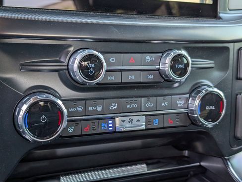 New 2025 Ford F150 Platinum w/ FX4 Off-Road Package image 17