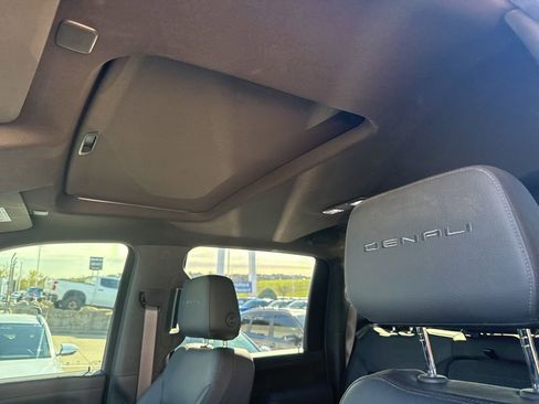 Used 2022 GMC Sierra 2500 Denali w/ Denali Ultimate Package image 13