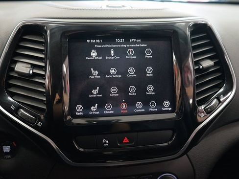 Used 2019 Jeep Cherokee Limited image 34