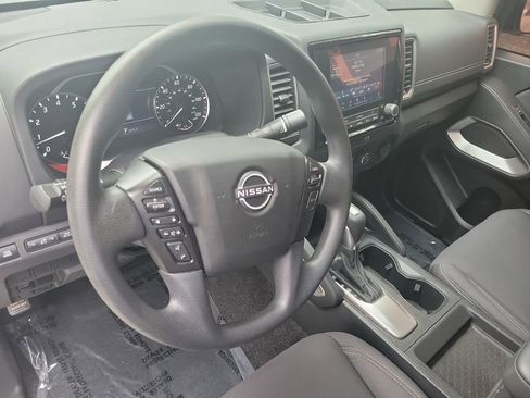 Used 2022 Nissan Frontier SV image 20