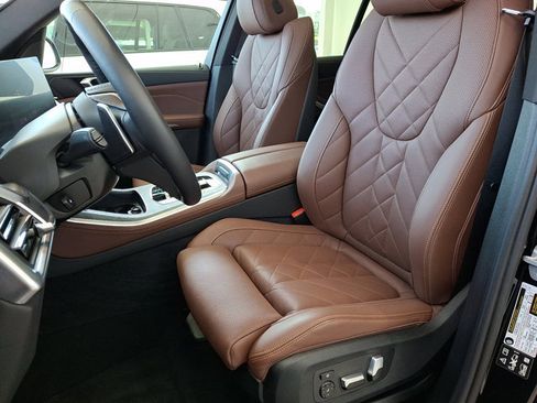 Used 2024 BMW X5 xDrive40i w/ Premium Package AWD/4WD image 12