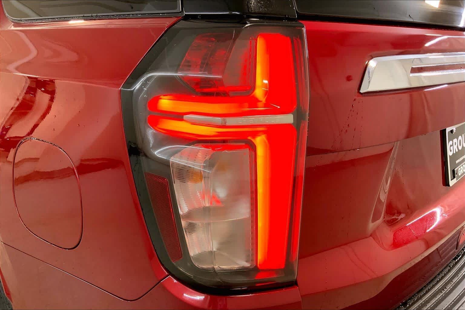 Used 2024 Chevrolet Tahoe Premier AWD/4WD image 28