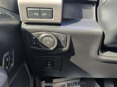 Used 2016 Ford F150 Platinum w/ Equipment Group 701A Luxury AWD/4WD image 27