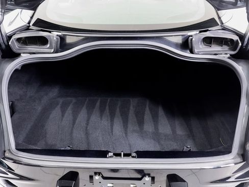 Used 2018 Aston Martin DB11 Coupe RWD image 11