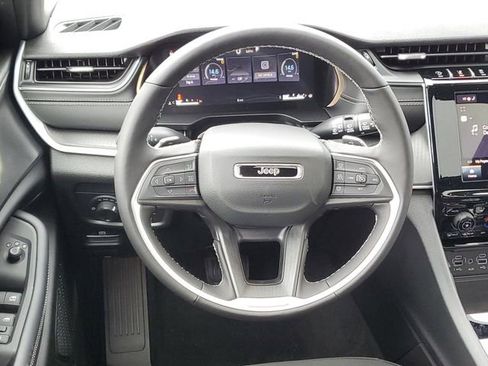 New 2025 Jeep Grand Cherokee L Laredo w/ Luxury Tech Group I image 7