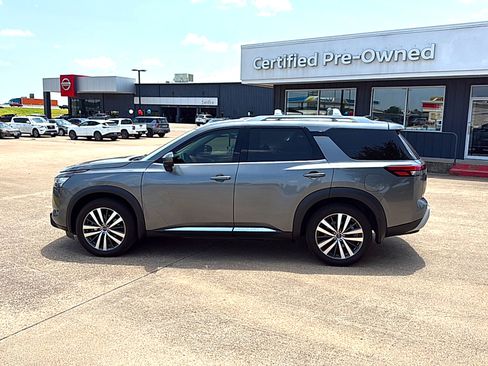 Used 2022 Nissan Pathfinder Platinum w/ Cargo Package AWD/4WD image 5