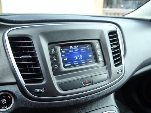 Used 2015 Chrysler 200 Limited FWD image 25