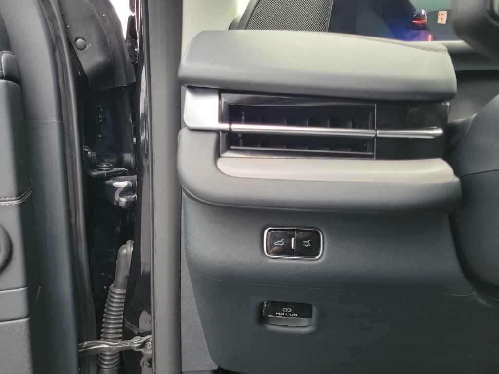 Certified 2025 Lincoln Navigator L Reserve AWD/4WD image 22
