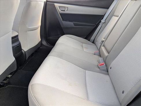 Used 2015 Toyota Corolla LE image 17