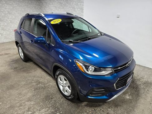 Used 2020 Chevrolet Trax LT FWD image 59