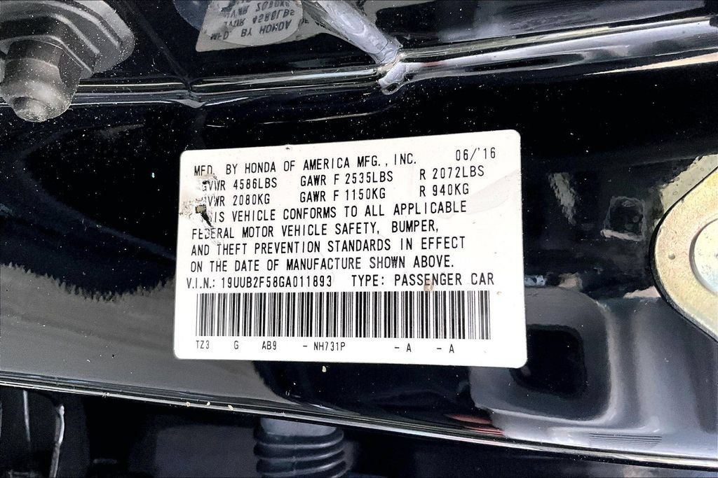 Used 2016 Acura TLX w/ Technology Package FWD image 19