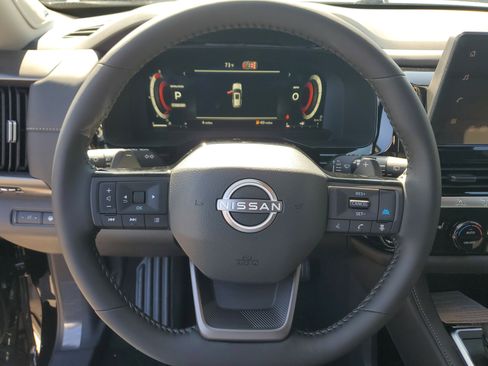 New 2026 Nissan Pathfinder SL image 14