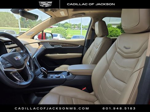 Used 2023 Cadillac XT5 Premium Luxury w/ Platinum Package AWD/4WD image 9