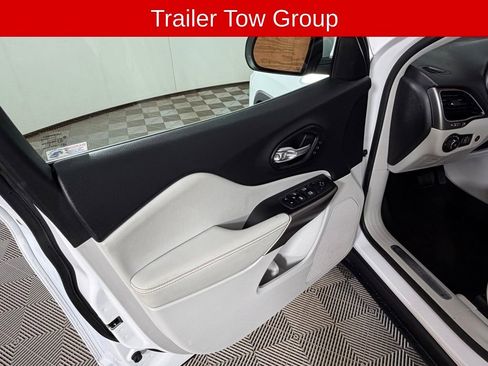 Used 2020 Jeep Cherokee Limited w/ Trailer Tow Group AWD/4WD image 13
