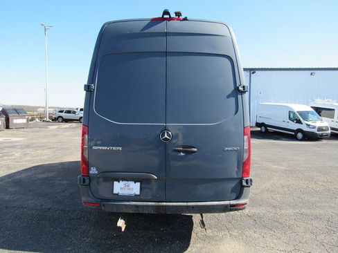 Used 2019 Mercedes-Benz Sprinter 170 image 3