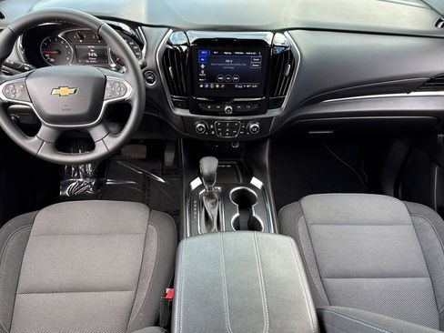 Used 2023 Chevrolet Traverse LT image 16