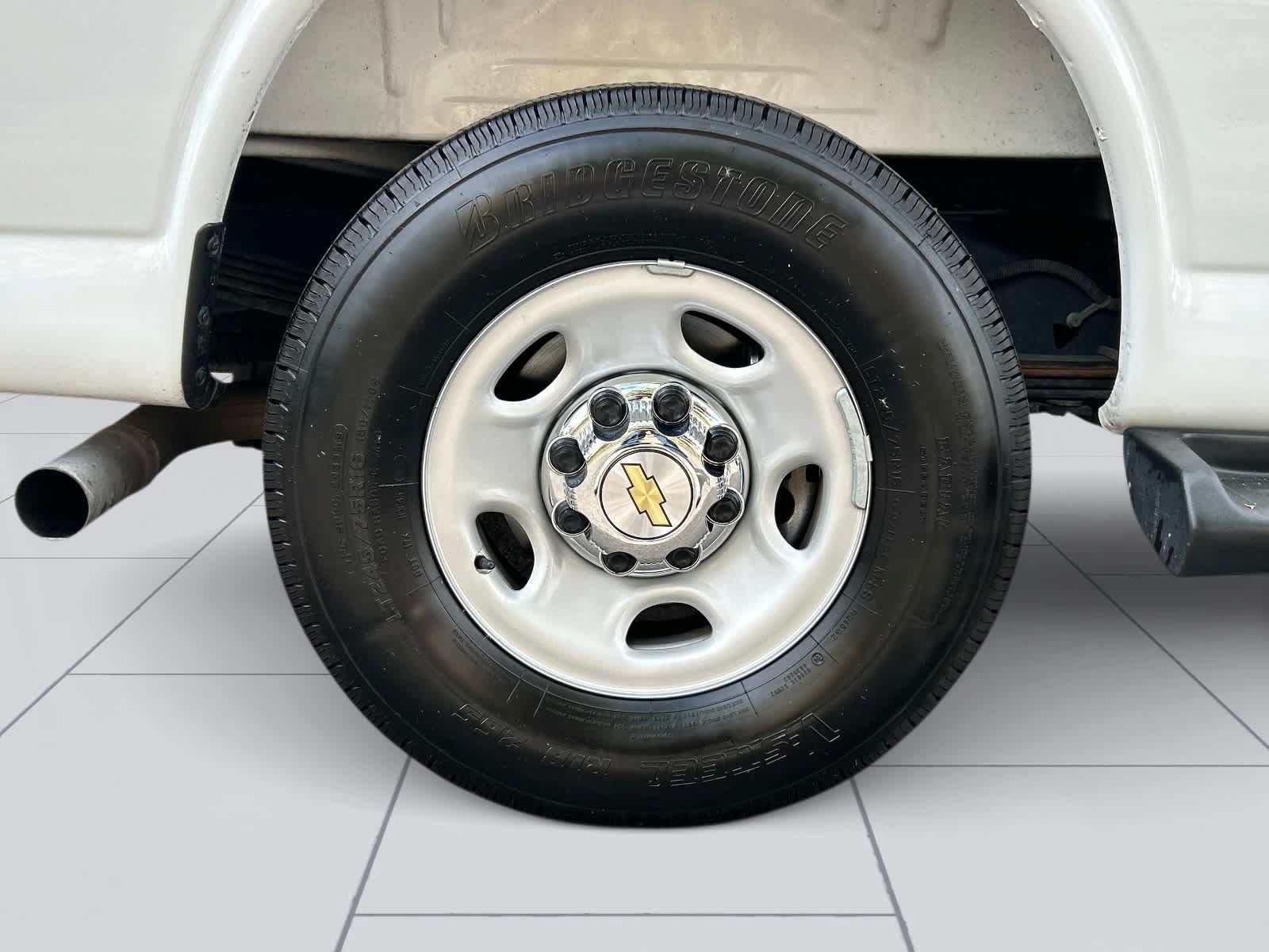 Used 2025 Chevrolet Express 3500 LT w/ LT Preferred Equipment Group RWD image 11