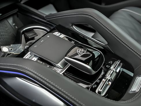 Used 2026 Mercedes-Benz Maybach GLS 600 4MATIC image 46