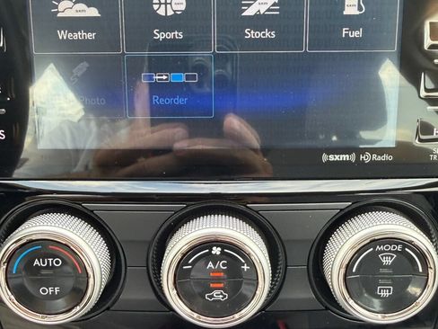 Used 2017 Subaru Forester 2.5i Premium AWD/4WD image 40