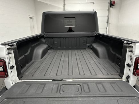 Used 2021 Jeep Gladiator Mojave AWD/4WD image 12