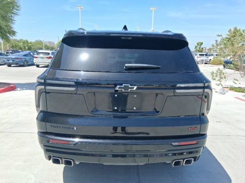Used 2025 Chevrolet Traverse RS w/ LPO, Floor Liner Package FWD image 5