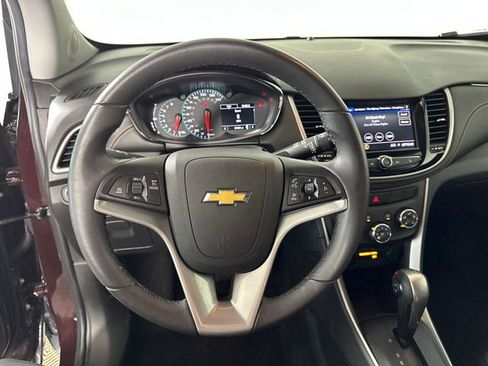 Used 2022 Chevrolet Trax LT w/ LT Convenience Package AWD/4WD image 14