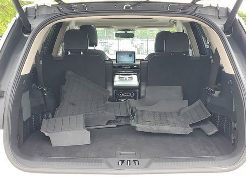 Used 2023 Lincoln Aviator AWD w/ Premium Package image 7