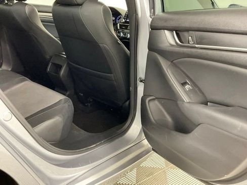 Used 2018 Honda Accord Sport image 18