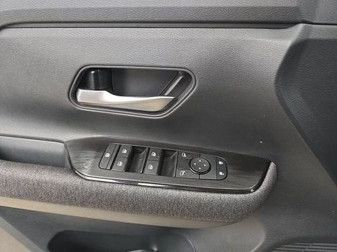 Used 2026 Nissan Kicks SV FWD image 27