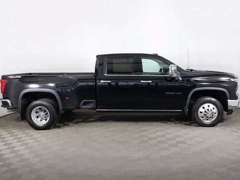 Used 2025 Chevrolet Silverado 3500 LTZ w/ LTZ Convenience Package AWD/4WD image 21