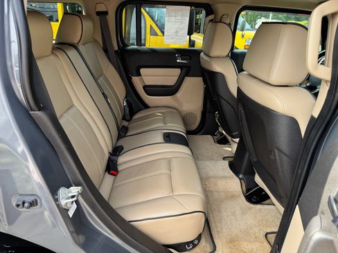 Used 2009 HUMMER H3 Luxury AWD/4WD image 26