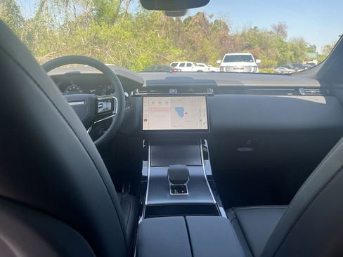 New 2026 Land Rover Range Rover Velar Dynamic SE image 26