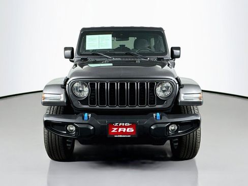 Used 2024 Jeep Wrangler Unlimited w/ Convenience Group AWD/4WD image 8
