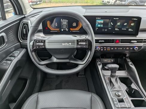 New 2026 Kia Sorento S FWD image 17