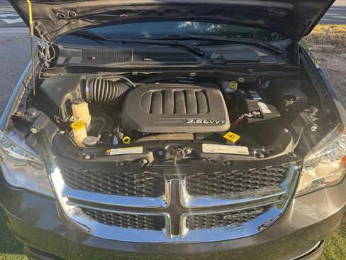 Used 2011 Dodge Grand Caravan Mainstreet w/ PWR Convenience Group image 11