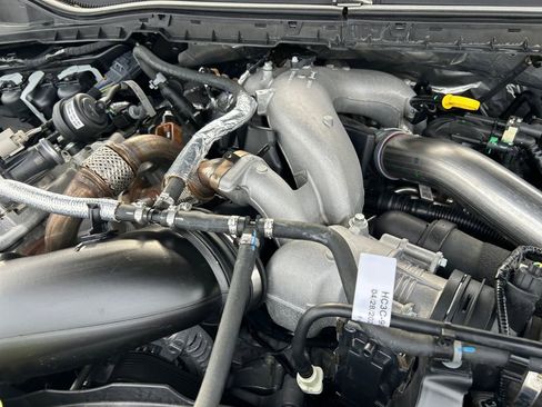 Used 2022 Ford F350 Limited w/ FX4 Off-Road Package image 30