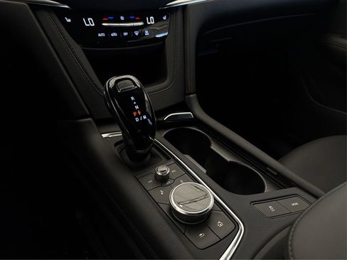 New 2025 Cadillac XT6 Luxury image 28