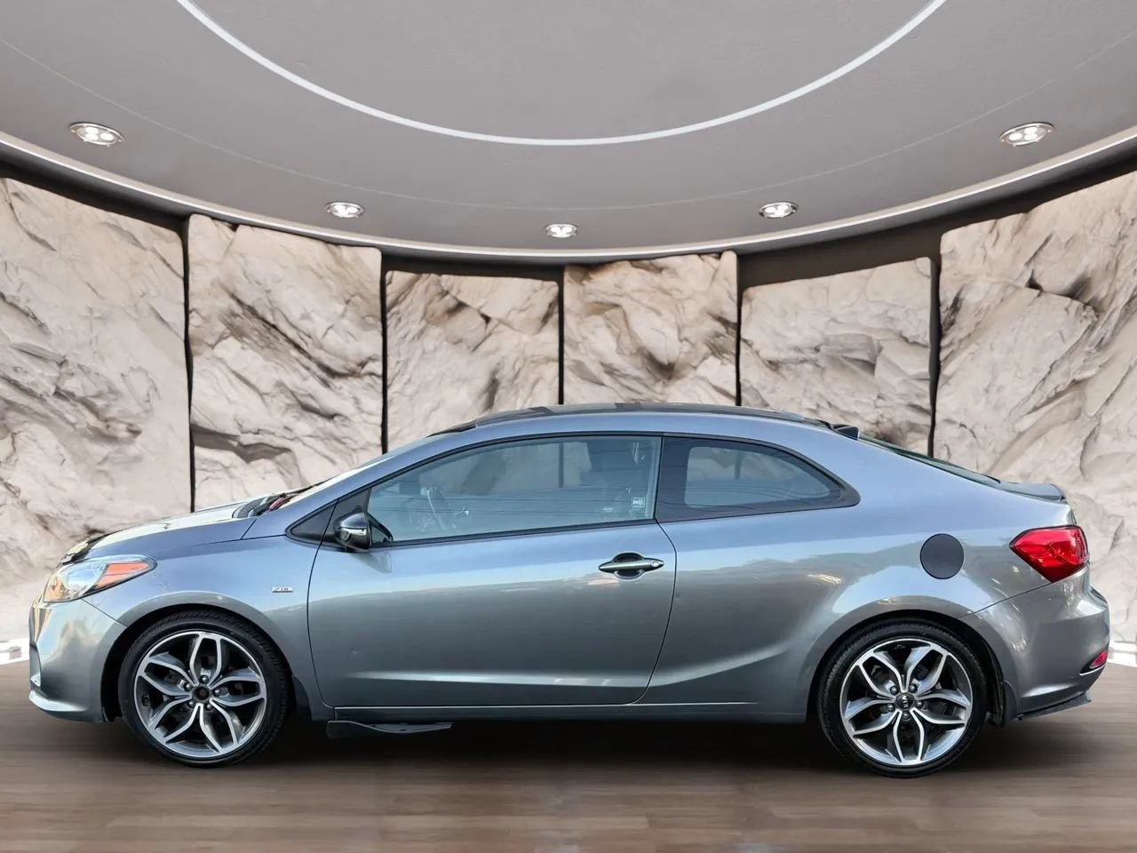 Used 2016 Kia Forte Koup EX FWD image 4
