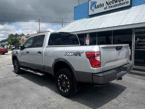 Used 2019 Nissan Titan PRO-4X w/ Pro-4x Convenience Package AWD/4WD image 6