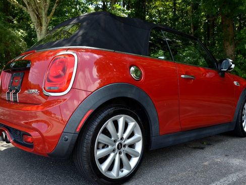 Used 2018 MINI Cooper S image 6