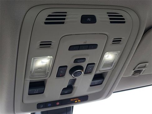 Used 2021 GMC Yukon Denali w/ Denali Ultimate Package image 19