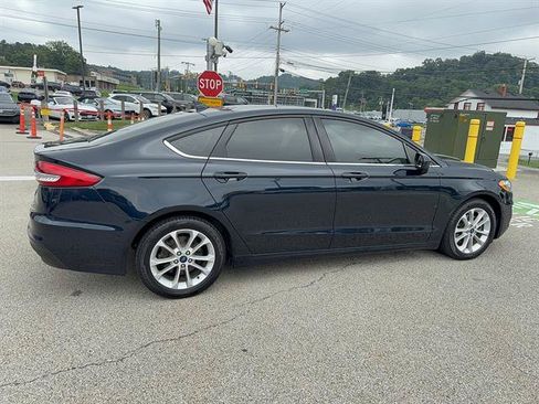 Used 2020 Ford Fusion SE FWD image 3