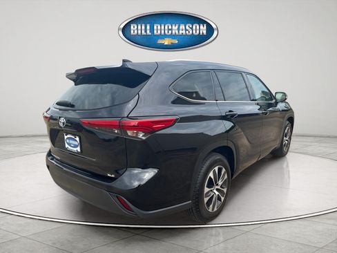 Used 2021 Toyota Highlander XLE FWD image 10