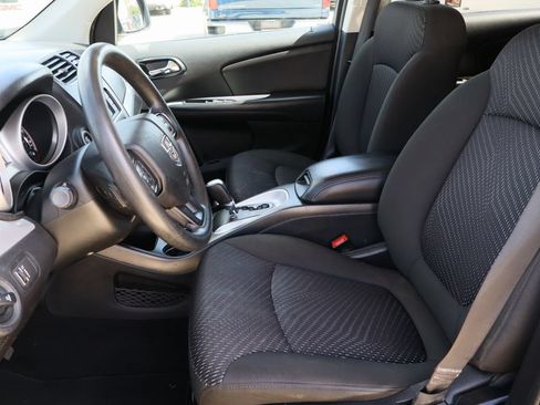 Used 2019 Dodge Journey SE FWD image 22